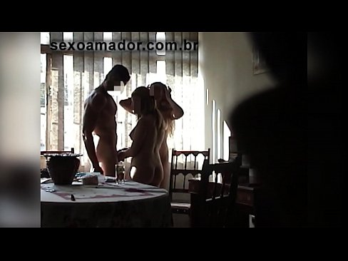 ❤️ Amigos sexuais convidam um homem gigante e um ménage à trois com ele ❤ Porno real vídeo em pt.sexera.ru ❌️