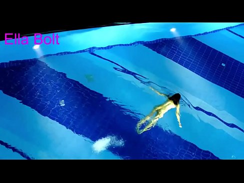 ❤️ Não consigo parar de ver, jovem loira apanhada a nadar nua na piscina da estância balnear ELLA BOLT ❤ Porno real vídeo em pt.sexera.ru ❌️