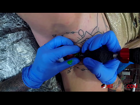 ❤️ Extremamente tatuada, a brasa Sully Savage fez uma tatuagem no seu clítoris ❤ Porno real vídeo em pt.sexera.ru ❌️